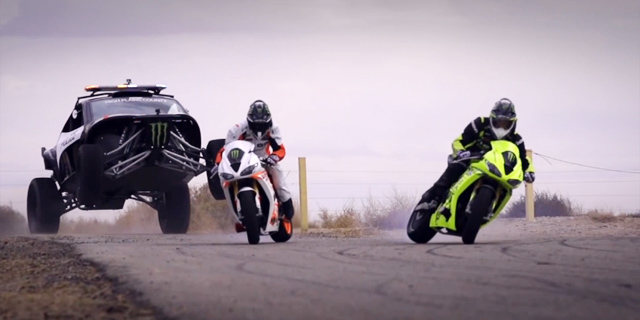 Drift battle extrem intre masini si motociclete